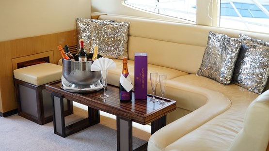 Lagoona Majesty 56ft | AED 1150/ Hour